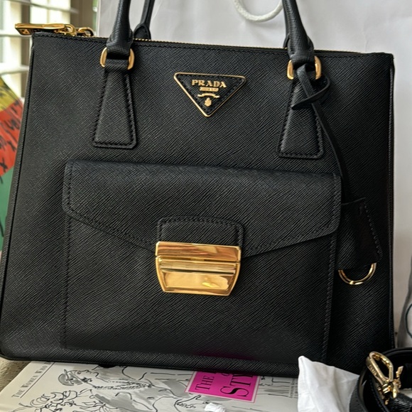 ✨Authentic Prada Saffiano Lux Metropolis/Black Gold Metal/ Excellent Condition - Picture 2 of 16